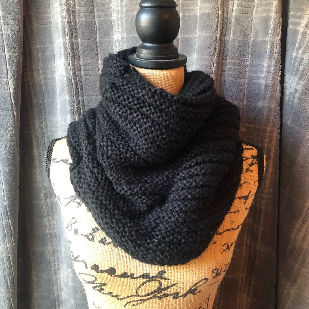 Haida Cowl Scarf 🧣